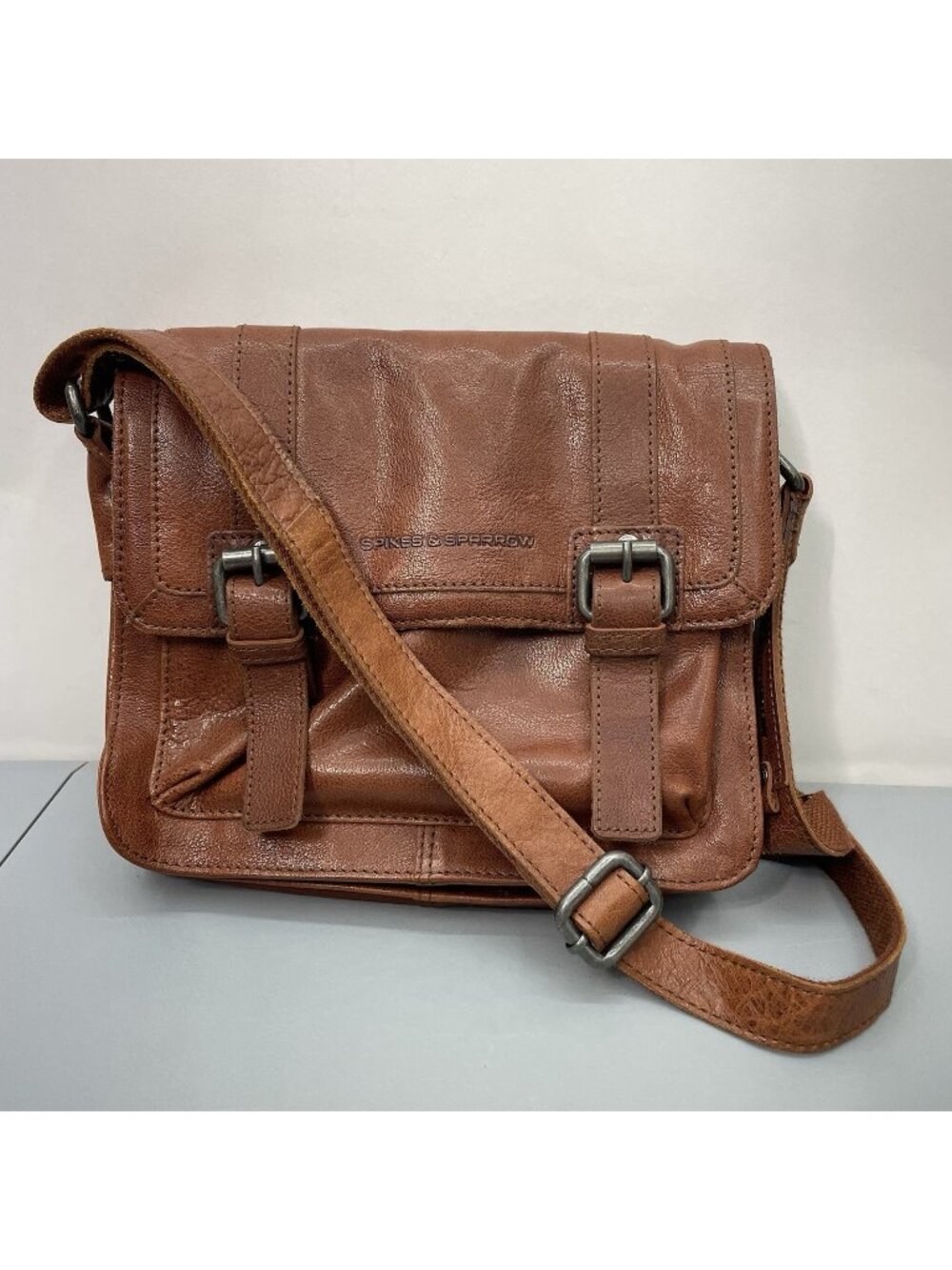 Spikes and Sparrow Leather Crossbody Messenger Bag Purse Buckles Brown Western